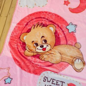 پتو گلبافت سایز بزرگ طرح خرس خوابیده صورتی